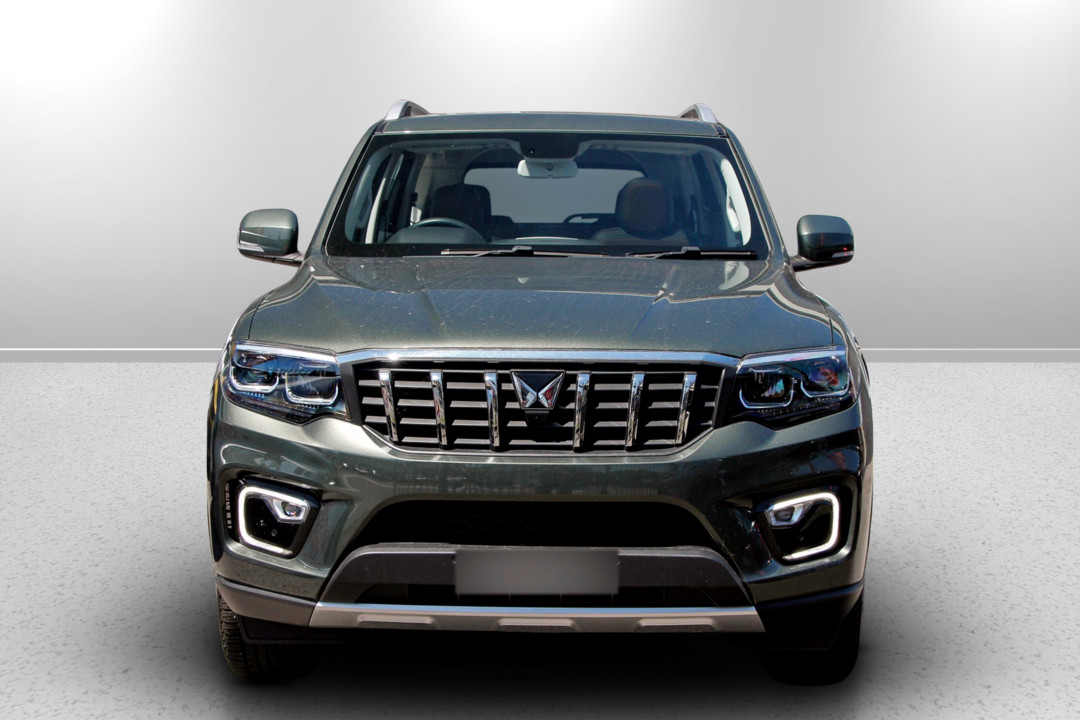 2023 Mahindra Scorpio Z8L Auto 4x4