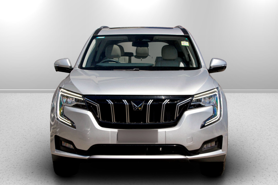 2023 Mahindra XUV700 AX7L Auto
