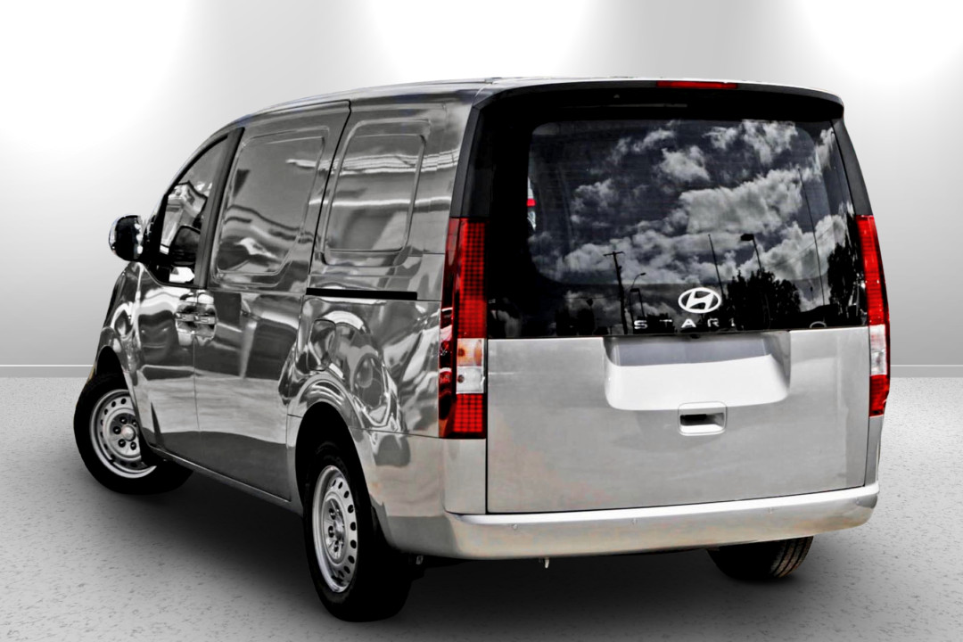 2025 Hyundai STARIA LOAD Auto MY26